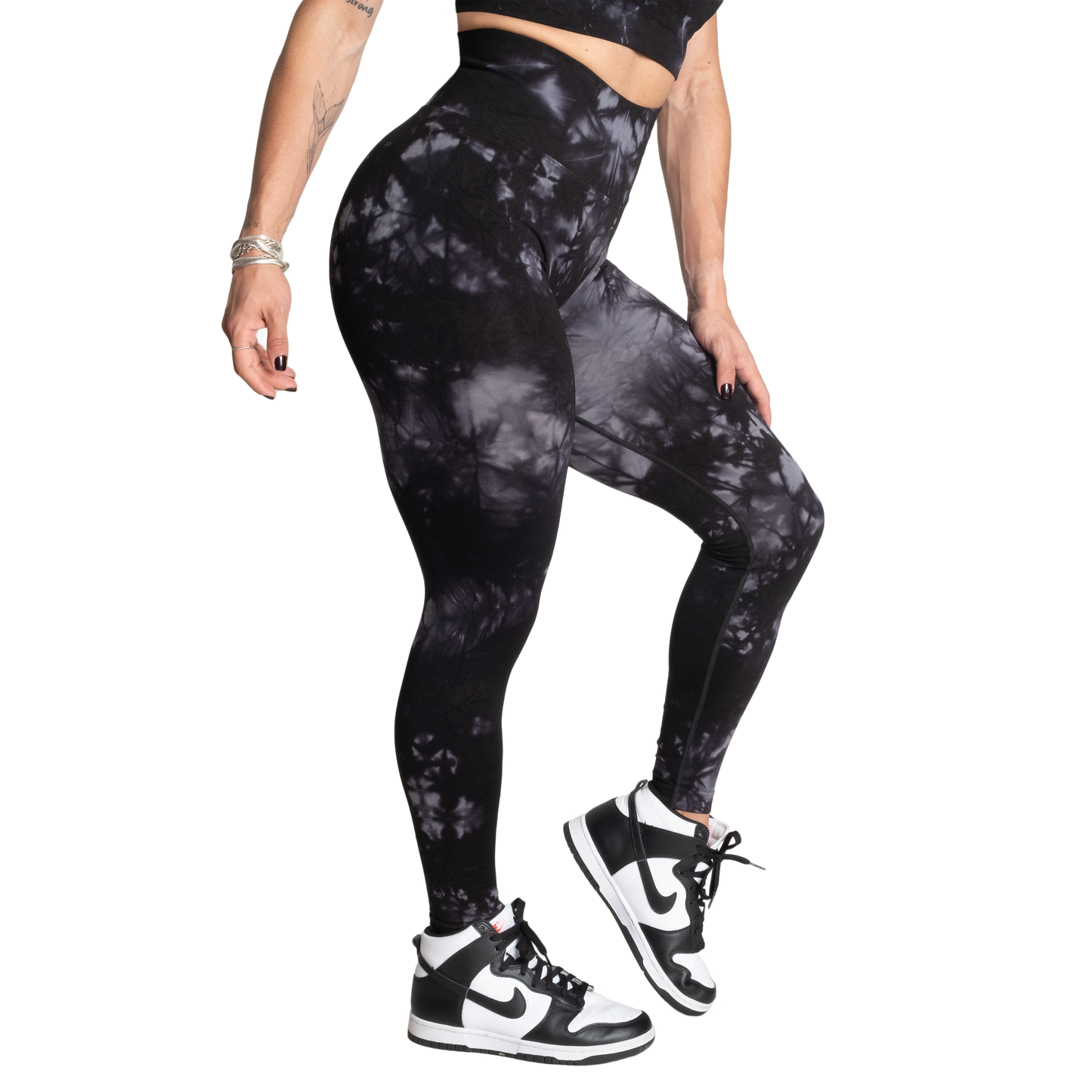 Better Bodies Entice Scrunch Leggings, Black Tie Dye UUTUUS!