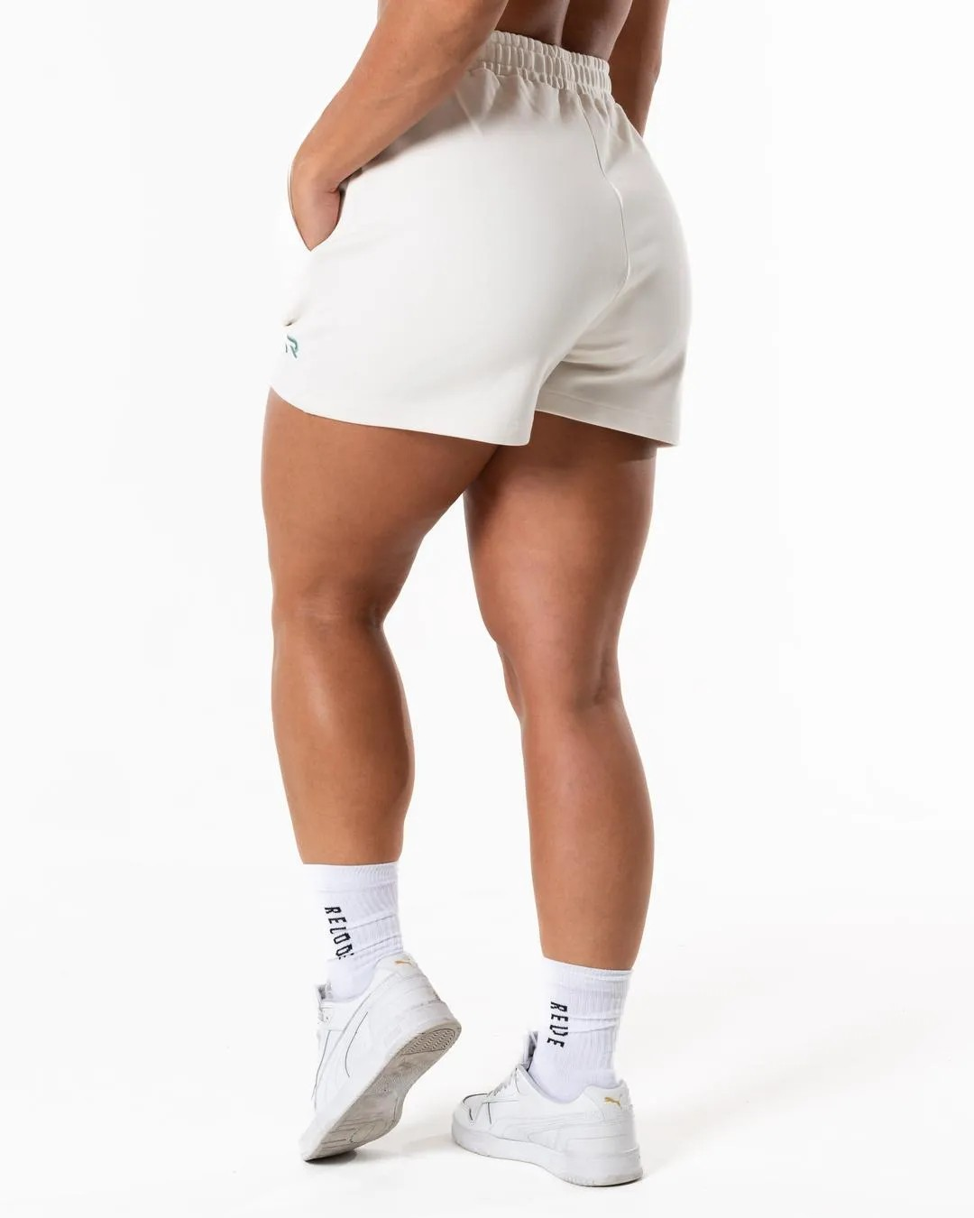 RELODE Classic Shorts Luonnonvalkoinen - Naisten Treeni Shortsit